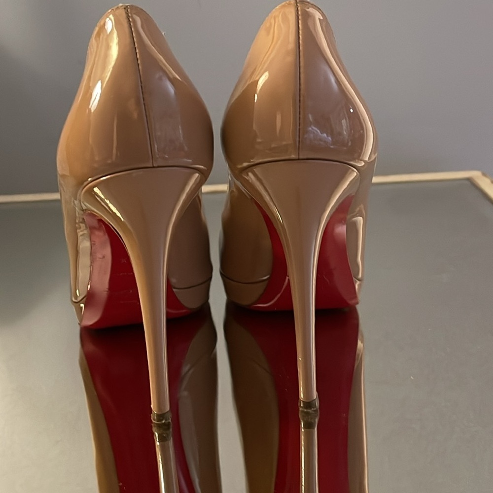 christian louboutin patent heels shoes pumps 39.5 9 9.5 nude tan
